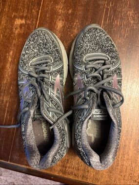 Brooks Women's Black and Gray Knit Running Shoes with Purple Sheen Accents